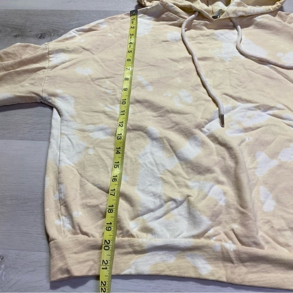 ASOS DESIGN (Set) Tie Dye Sweatshirt & Jogger Set, Butter/White, Size 6
K - Picture 15 of 16